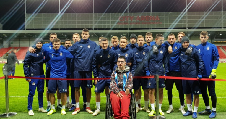 Dinamovci uoči velike utakmice ugostili i oduševili mladog navijača iz Slovačke